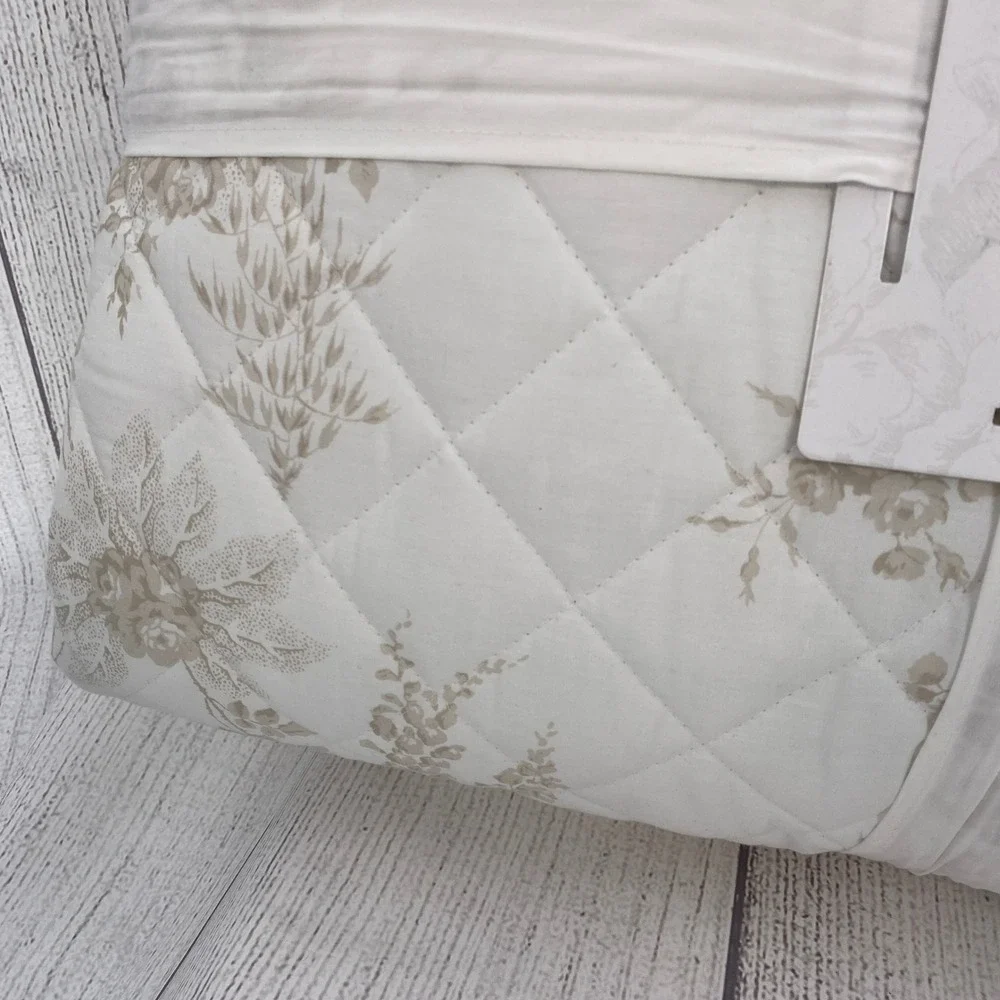 Cabbages & Roses Charlotte Quilt Set King White Natural Floral Cotton Percale
